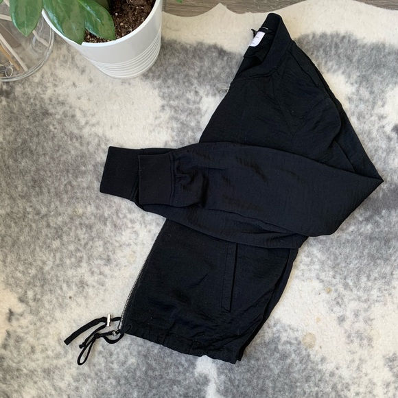 Lightweight Bomber Jacket - Picture 2 of 3